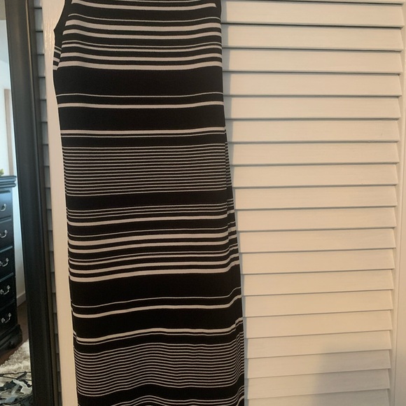 Small black/stripped bodycon dress - Picture 2 of 4